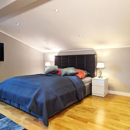 3 Rooms - Zimmervermietung Naehe Flughafen Ber - Gratis Wlan, Parken & Netflix Берлин Екстериор снимка