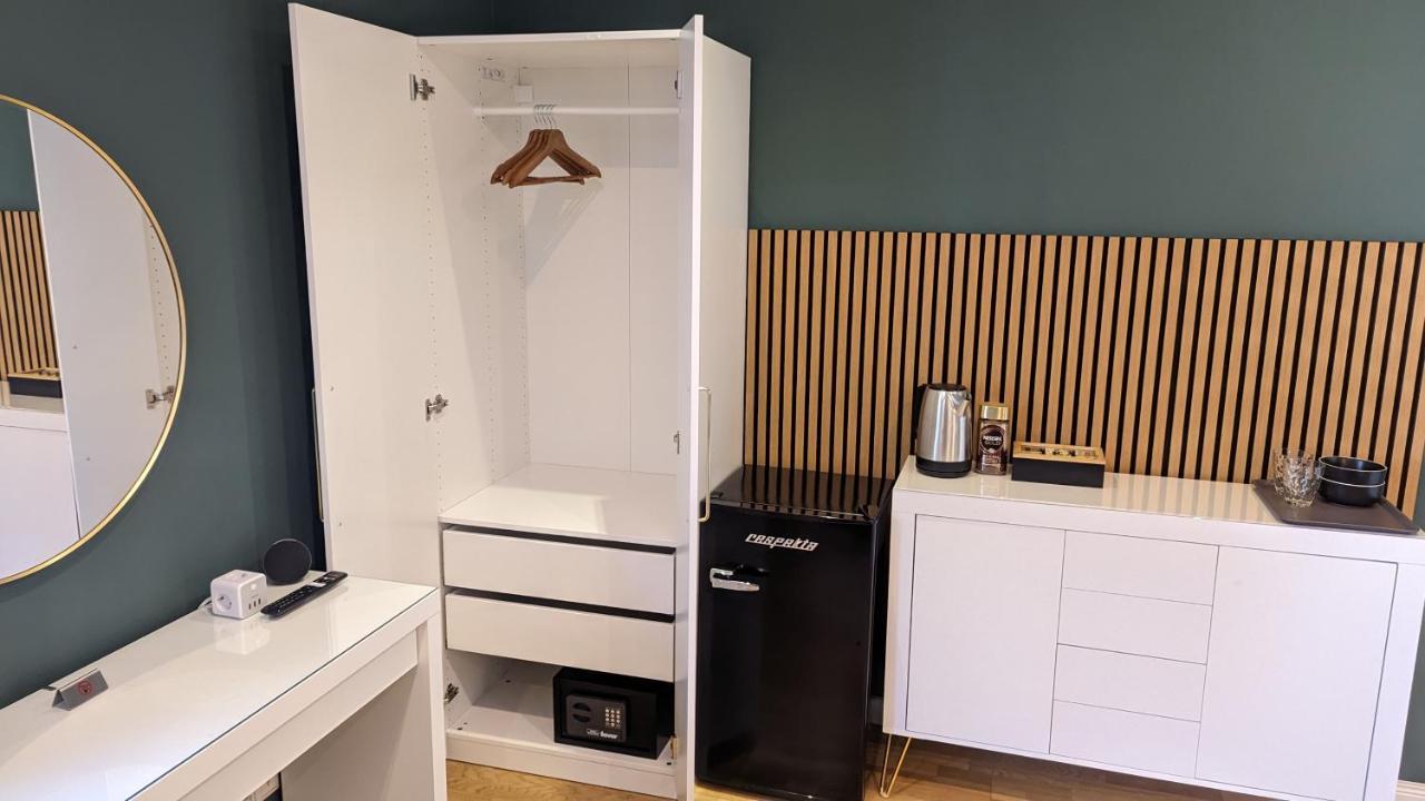3 Rooms - Zimmervermietung Naehe Flughafen Ber - Gratis Wlan, Parken & Netflix Берлин Екстериор снимка